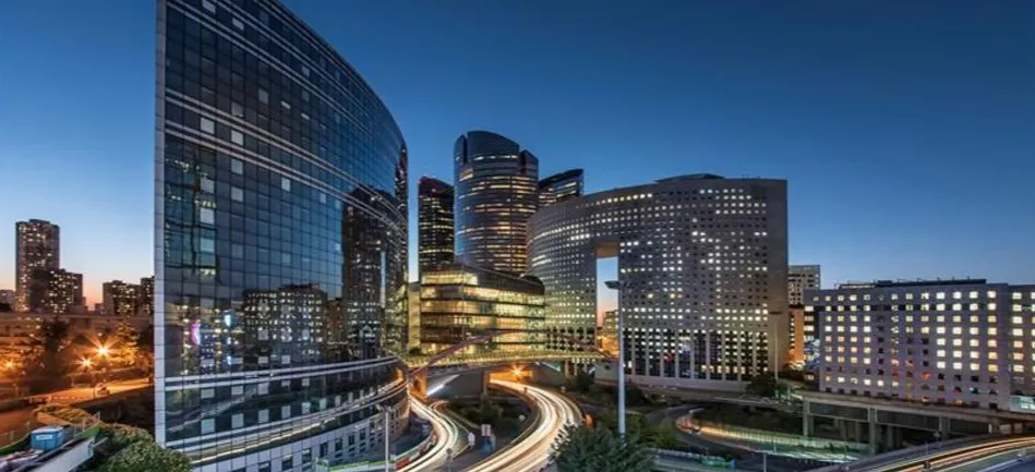 2025年上半年有机收入强劲增长，利润率大幅提升，LEAP | 28战略执行加速；2025年全年展望获得确认